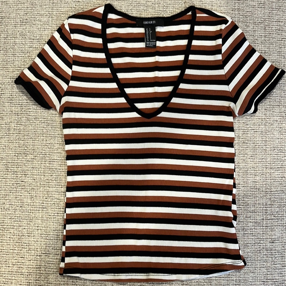 Forever 21 tee
